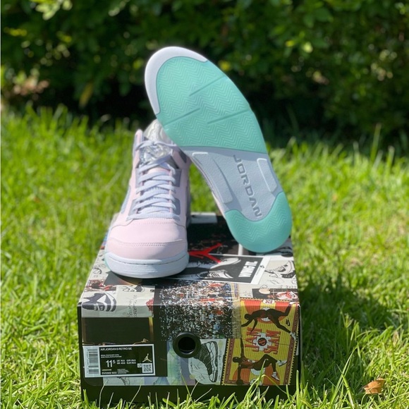 Jordan 5 “Easter” Sz. 11.5 Brand New.